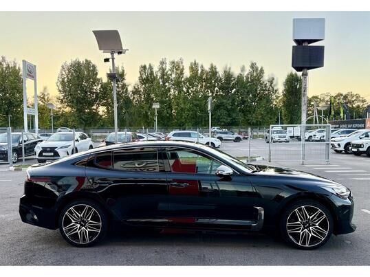 Kia Stinger, 2021 г., 113 970 км