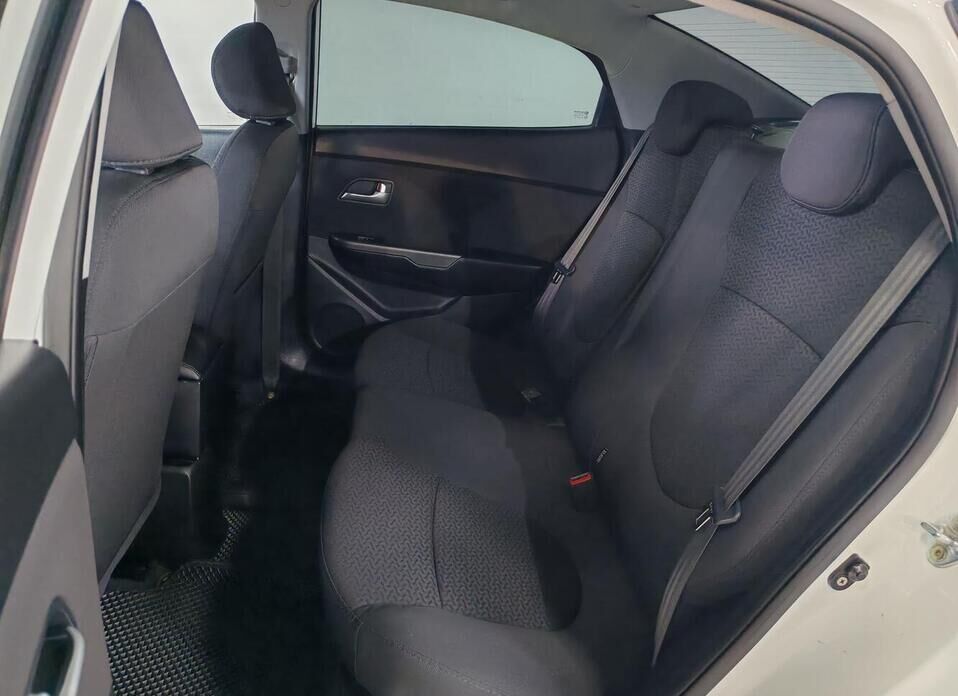 Kia Rio 5-speed 1.6 MT (123 л.с.)