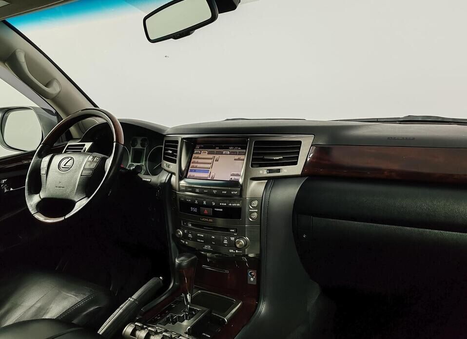 Lexus LX, III 570 5.7 AT (367 л.с.) 4WD
