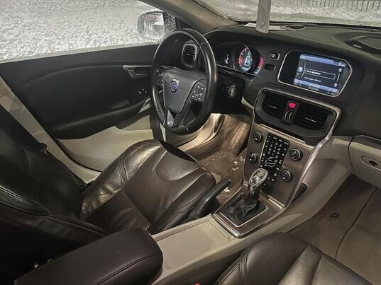 Volvo V40 Cross Country, 2013&nbsp;г., 184&nbsp;636&nbsp;км