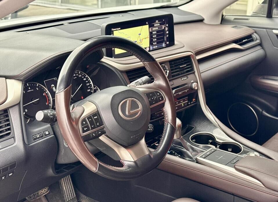 Lexus RX, IV Рестайлинг 300 2.0 AT (238 л.с.) 4WD