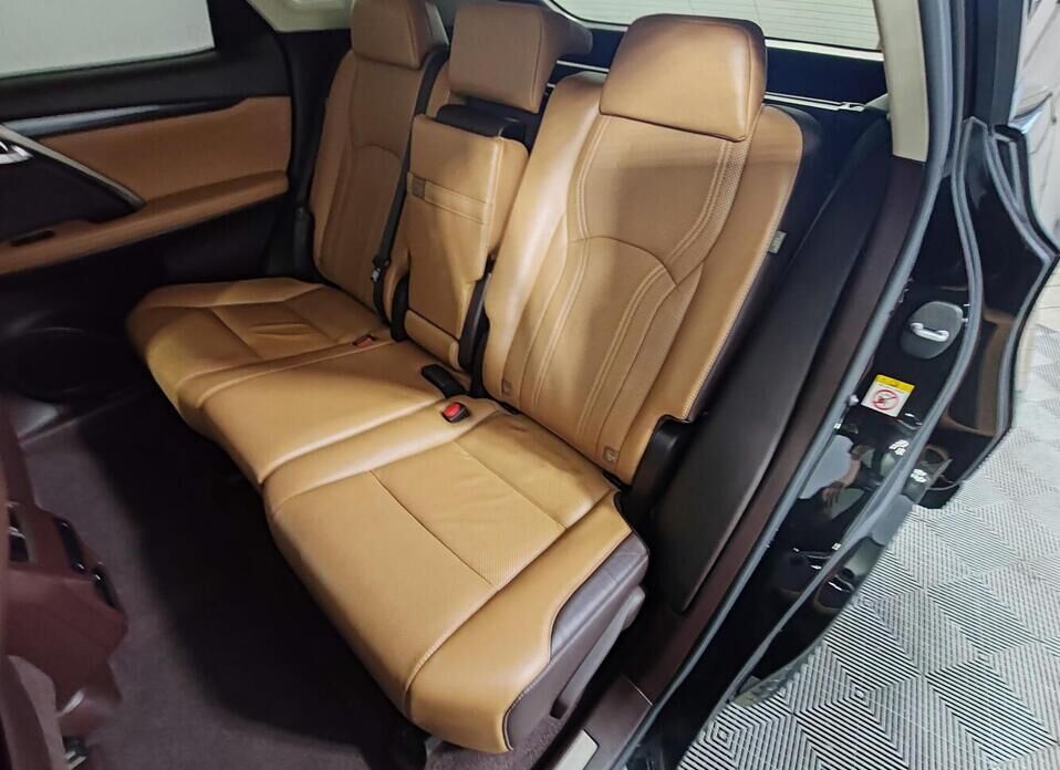 Lexus RX, IV Рестайлинг 300 2.0 AT (238 л.с.) 4WD