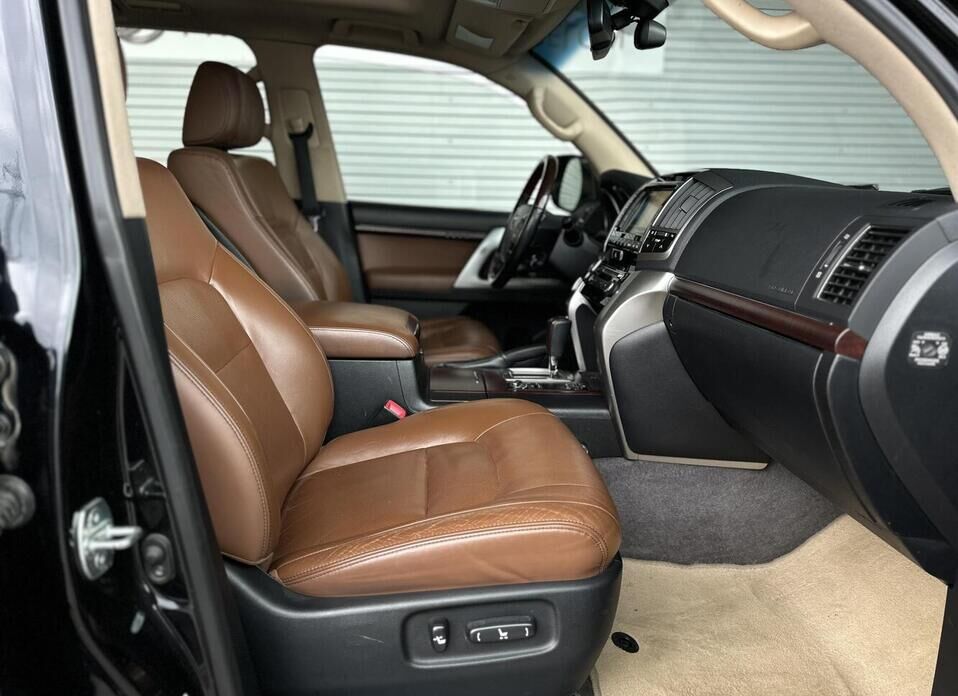 Toyota Land Cruiser, 200 Series Рестайлинг 1 4.5d AT (235 л.с.) 4WD