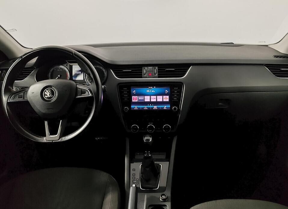 Skoda Octavia, III (A7) Рестайлинг 1.8 AMT (180 л.с.)
