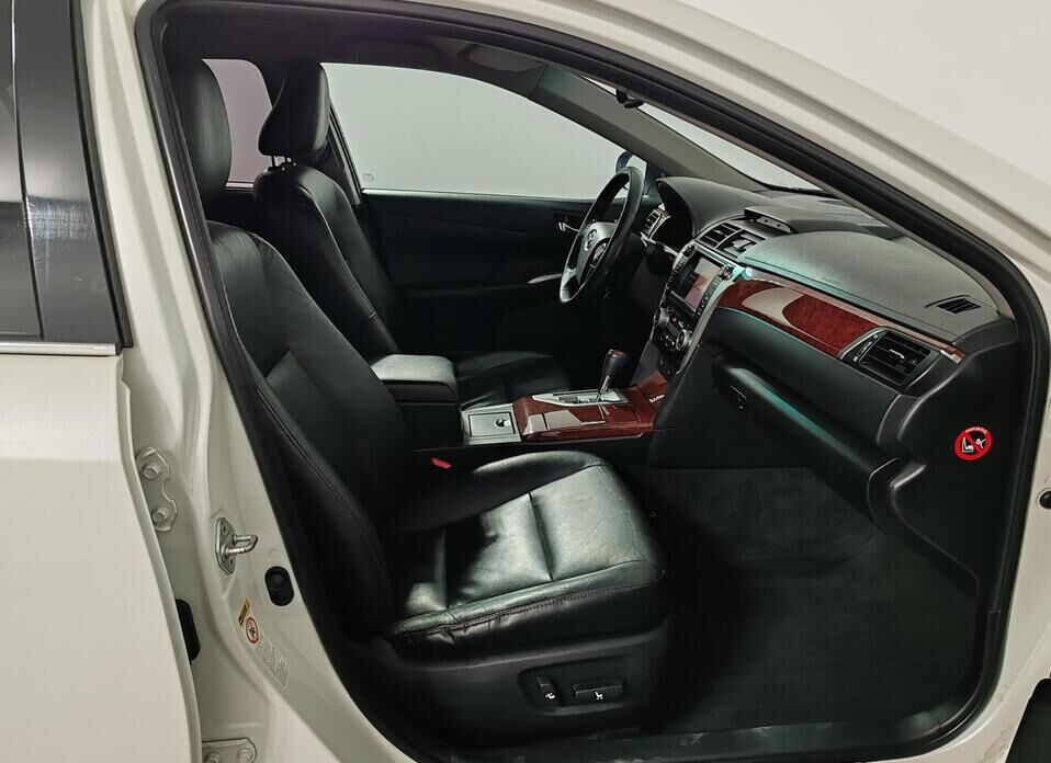 Toyota Camry, VII (XV50) 3.5 AT (249 л.с.)