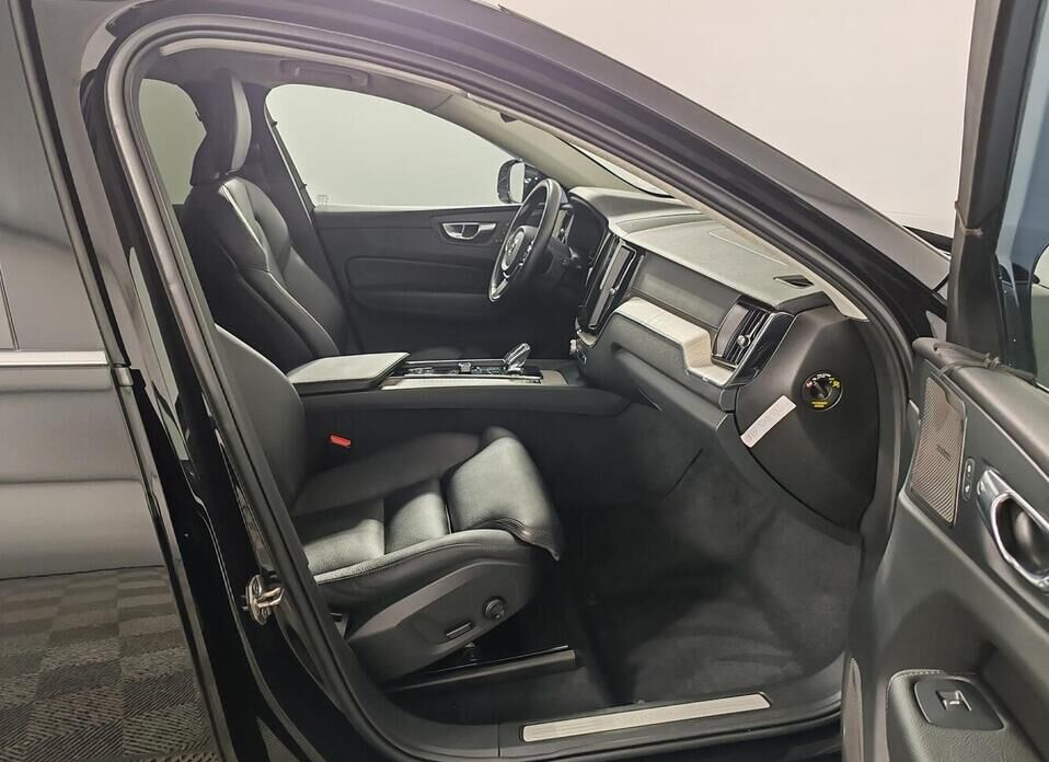 Volvo XC60, II Рестайлинг 2.0d AT (197 л.с.) 4WD