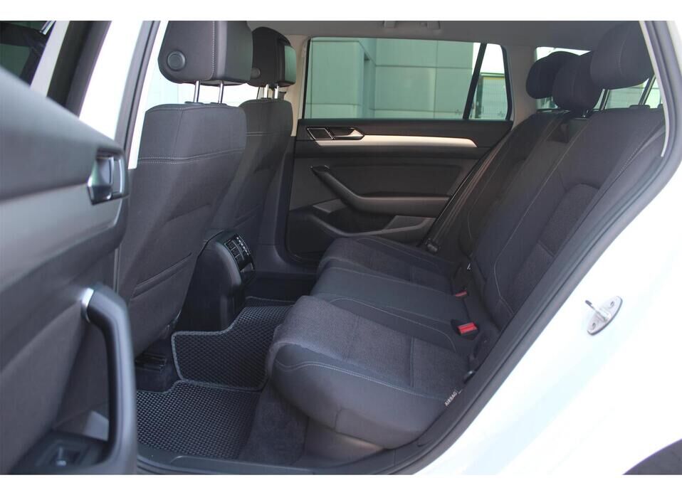 Volkswagen Passat, B8 1.8 AMT (180 л.с.)