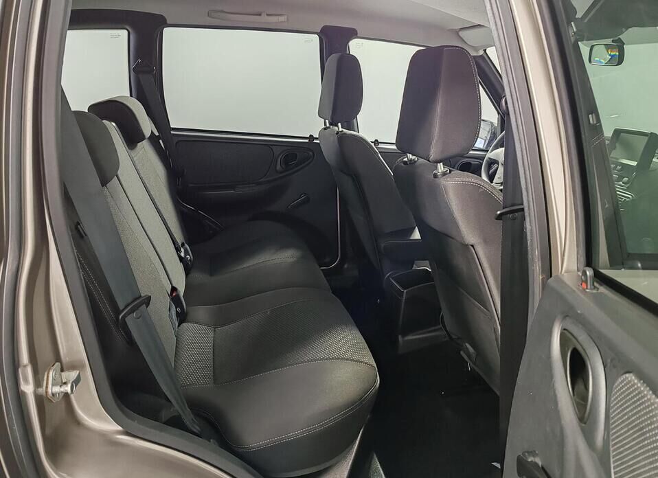 LADA (ВАЗ) Niva Travel, I 1.7 MT (80 л.с.) 4WD