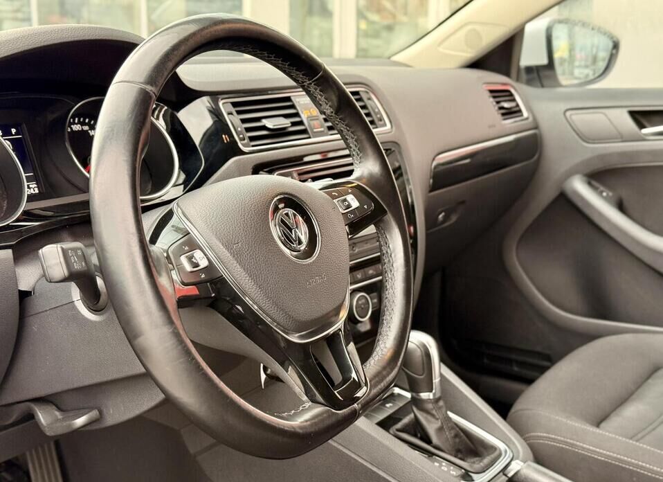 Volkswagen Jetta, VI Рестайлинг 1.4 AMT (125 л.с.)