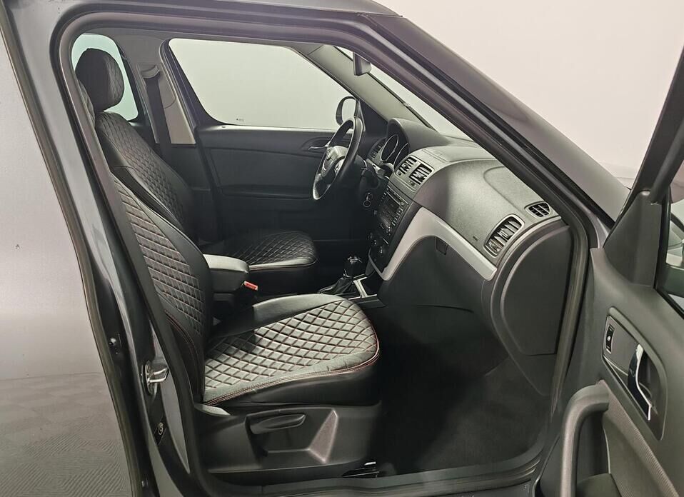 Skoda Yeti, I 1.8 AMT (152 л.с.) 4WD