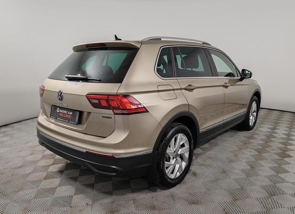 Volkswagen Tiguan, II Рестайлинг 2.0 AMT (180 л.с.) 4WD