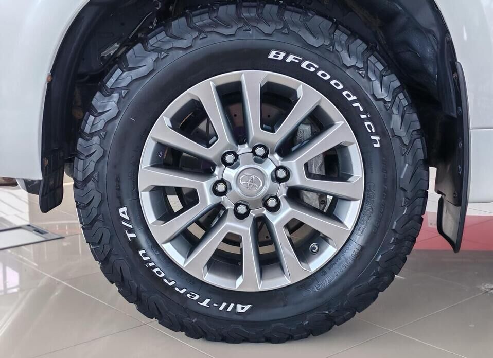 Toyota Land Cruiser Prado, 150 Series Рестайлинг 2 4.0 AT (249 л.с.) 4WD