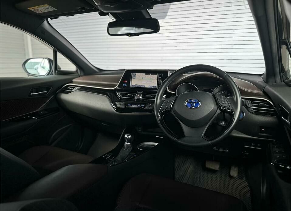 Toyota C-HR 1.8hyb AT (98 л.с.)