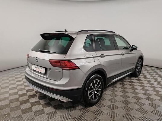 Volkswagen Tiguan, 2019&nbsp;г., 125&nbsp;492&nbsp;км