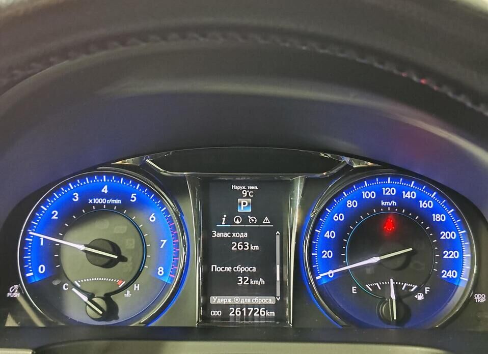 Toyota Camry, VII (XV50) Рестайлинг 2.5 AT (181 л.с.)