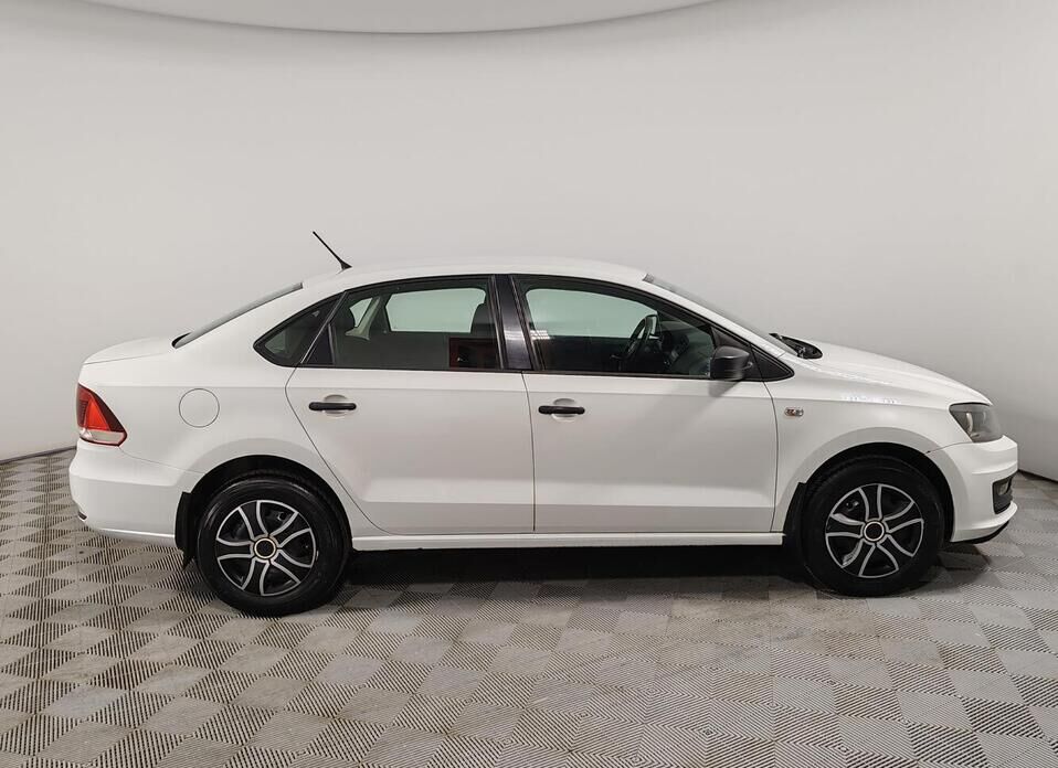 Volkswagen Polo 1.6 MT (110 л.с.)
