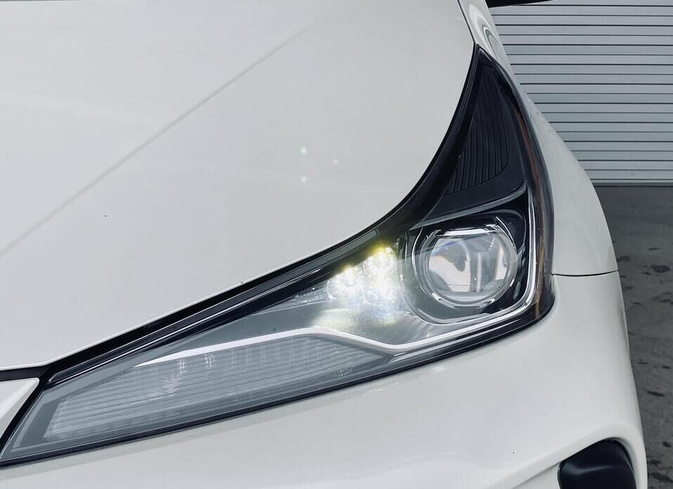 Toyota Prius, IV Рестайлинг (XW50) 1.8hyb AT (98 л.с.)