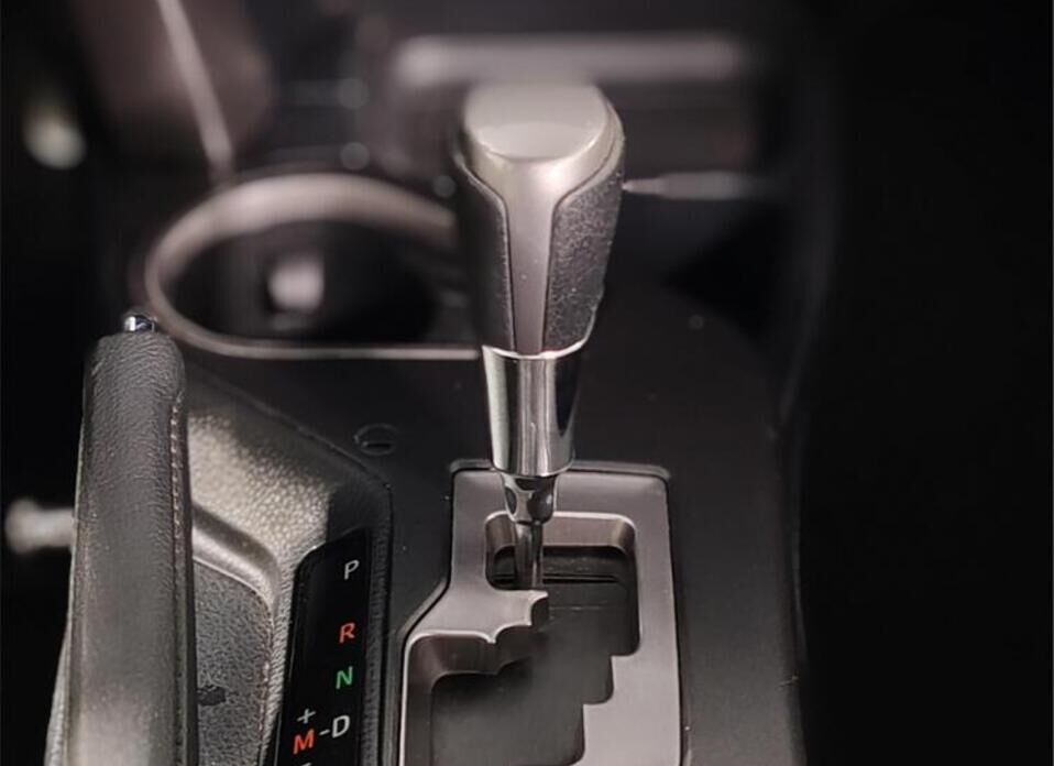 Toyota RAV4, IV (CA40) Рестайлинг 2.0 CVT (146 л.с.) 4WD