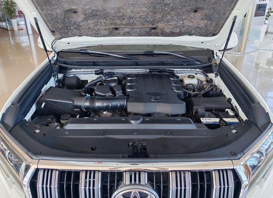 Toyota Land Cruiser Prado, 150 Series Рестайлинг 2 4.0 AT (249 л.с.) 4WD