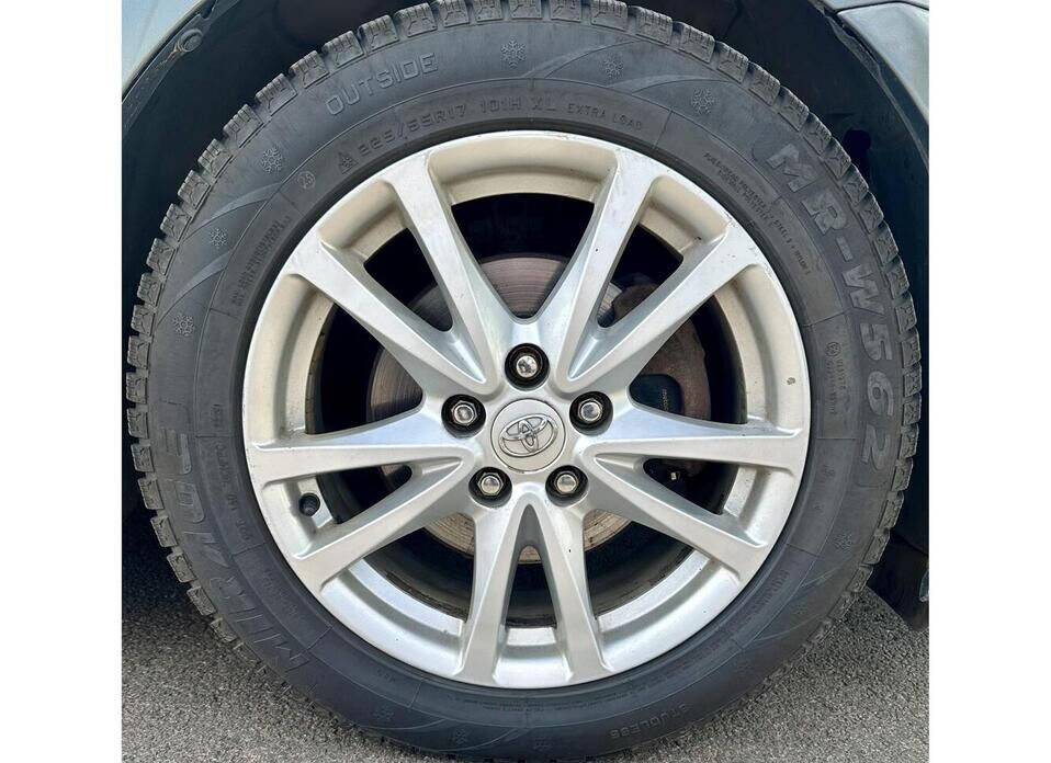 Toyota Avensis, III 2.0d MT (126 л.с.)