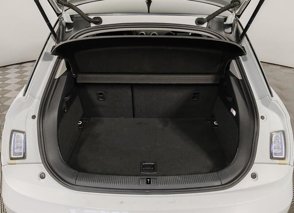 Audi A1, I (8X) 1.4 AMT (122 л.с.)