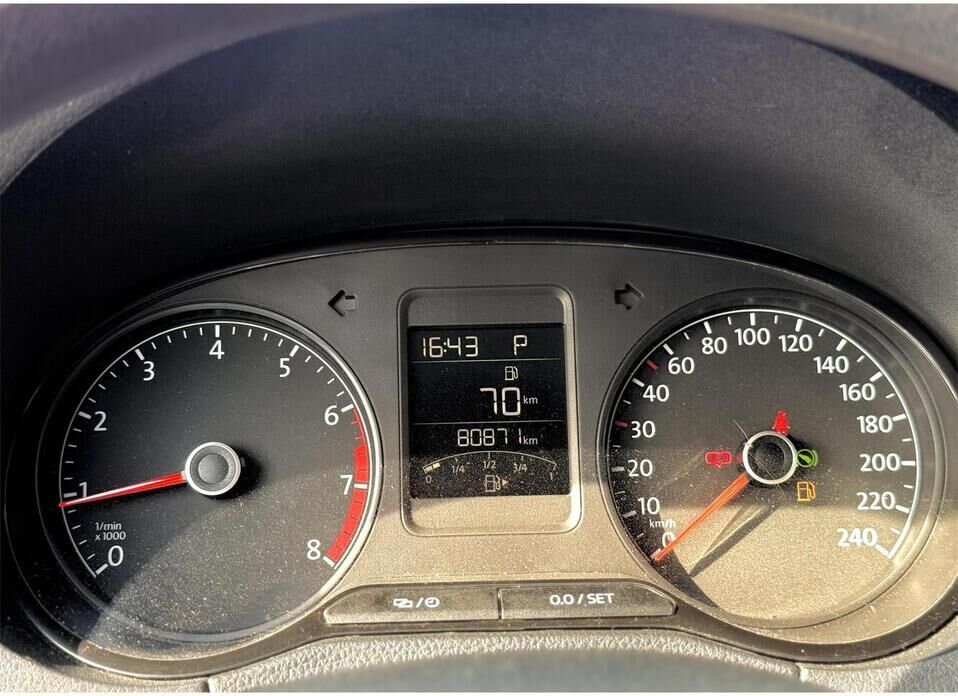 Volkswagen Polo, V Рестайлинг 1.6 AT (110 л.с.)