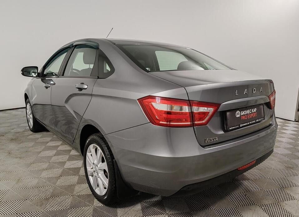 LADA (ВАЗ) Vesta, I 1.6 MT (106 л.с.)