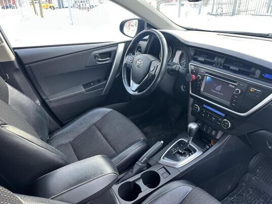 Toyota Auris, 2013&nbsp;г., 146&nbsp;428&nbsp;км