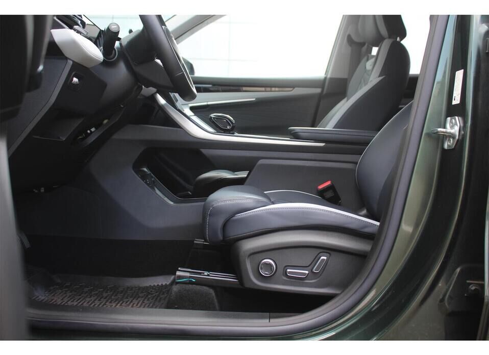 Geely Atlas, II 2.0 AMT (200 л.с.)