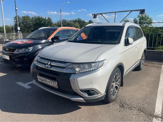 Mitsubishi Outlander, 2016&nbsp;г., 176&nbsp;266&nbsp;км