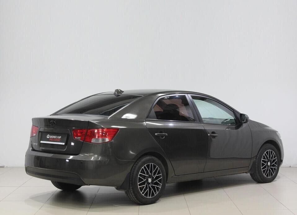 Kia Cerato, II 6-speed 1.6 MT (126 л.с.)