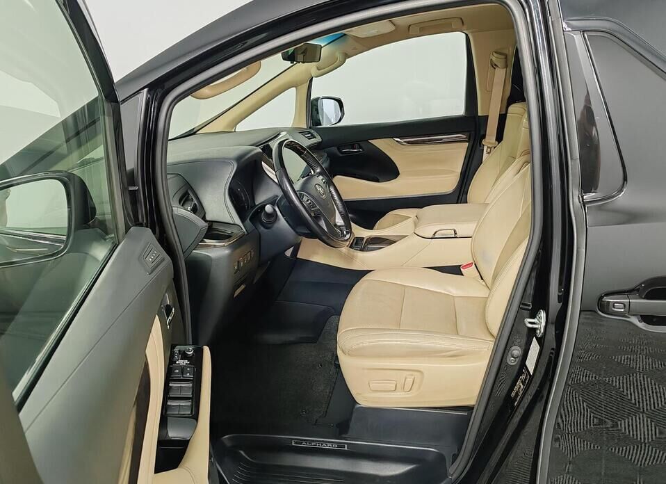 Toyota Alphard 3.5 AT (300 л.с.)