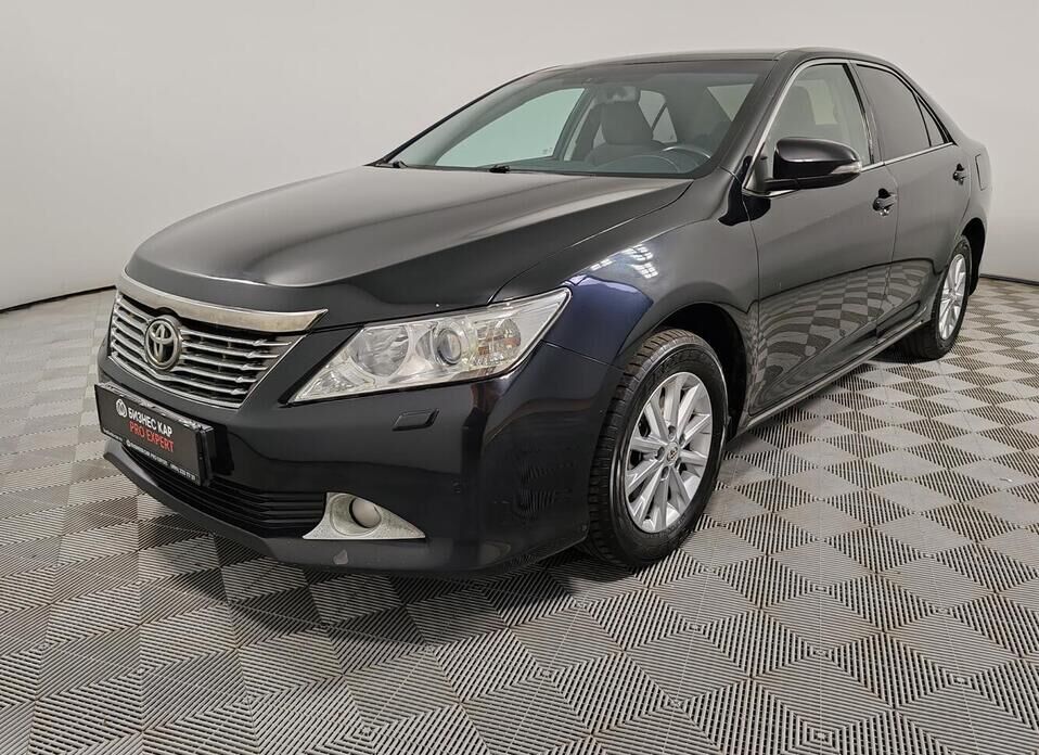 Toyota Camry 2.5 AT (181 л.с.)