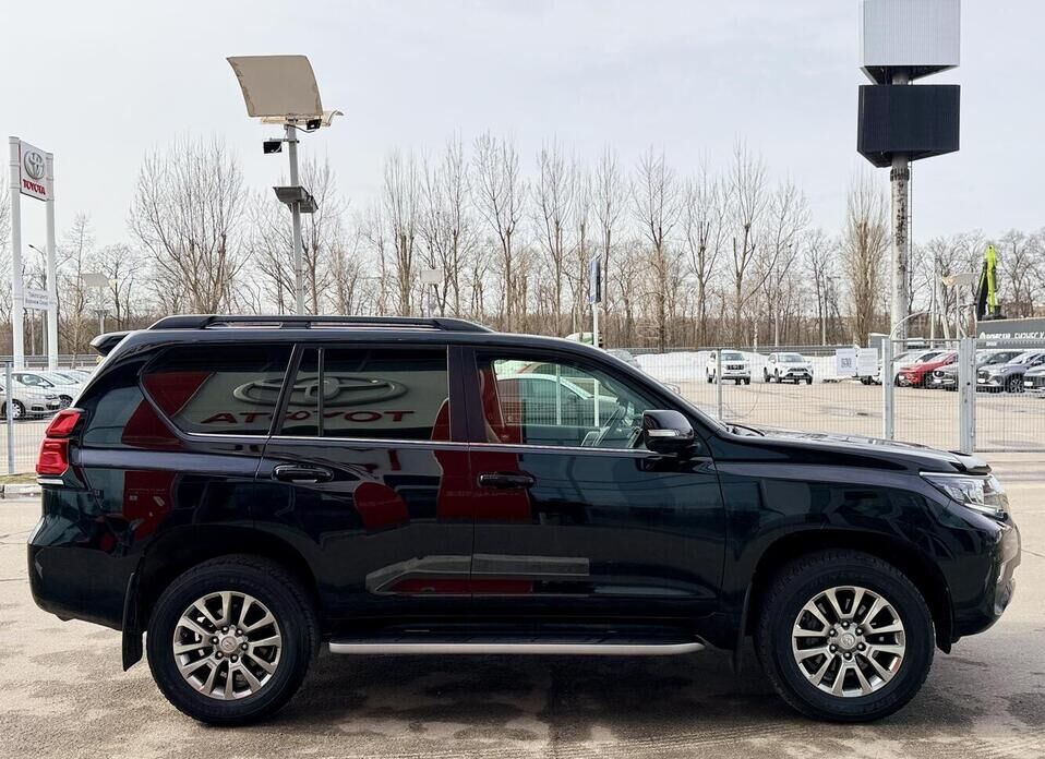 Toyota Land Cruiser Prado, 150 Series Рестайлинг 2 2.8d AT (177 л.с.) 4WD