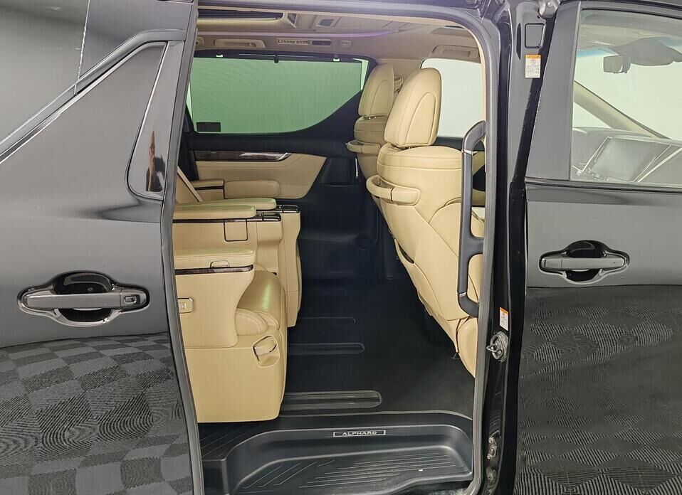 Toyota Alphard 3.5 AT (300 л.с.)