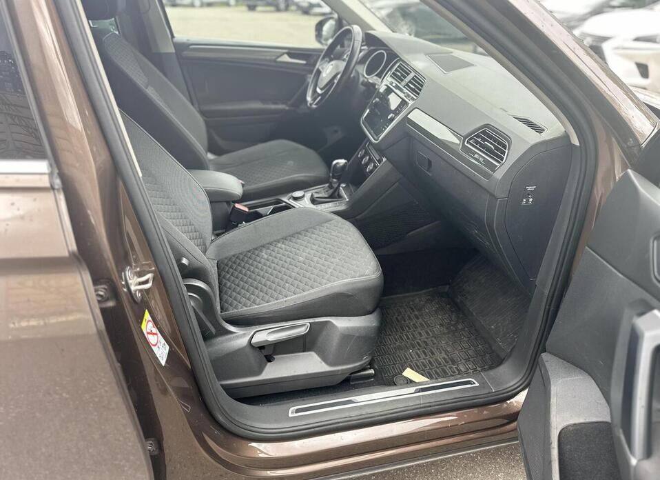 Volkswagen Tiguan 2.0d AMT (150 л.с.) 4WD