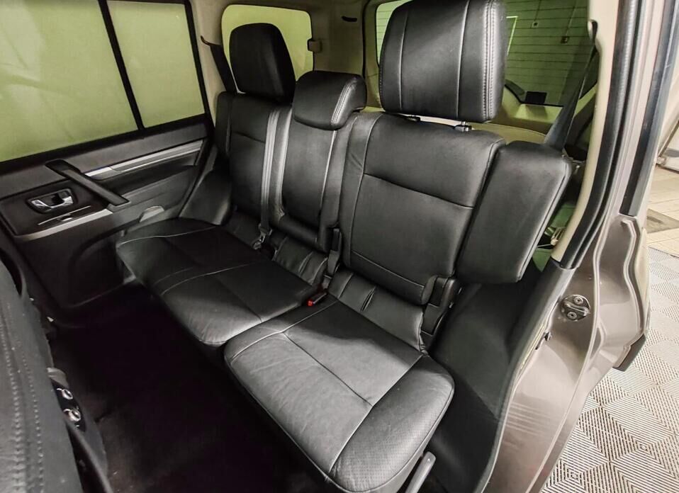 Mitsubishi Pajero, IV Рестайлинг 1 3.0 AT (178 л.с.) 4WD