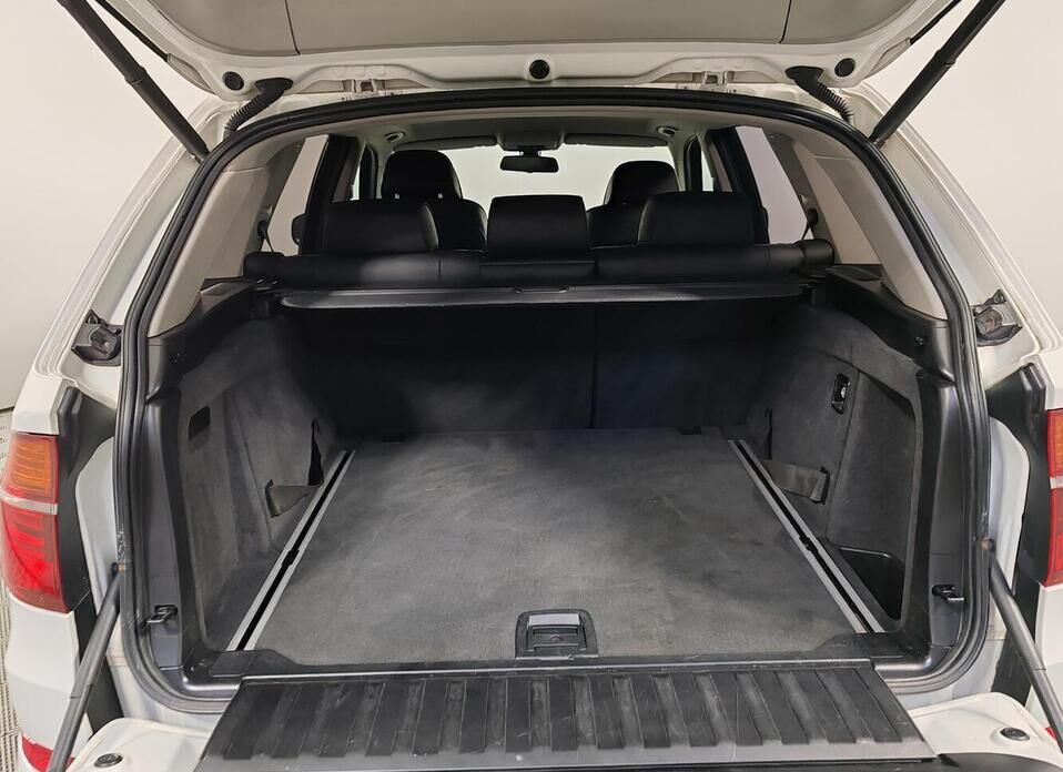 BMW X5, II (E70) Рестайлинг 35i 3.0 AT (306 л.с.) 4WD