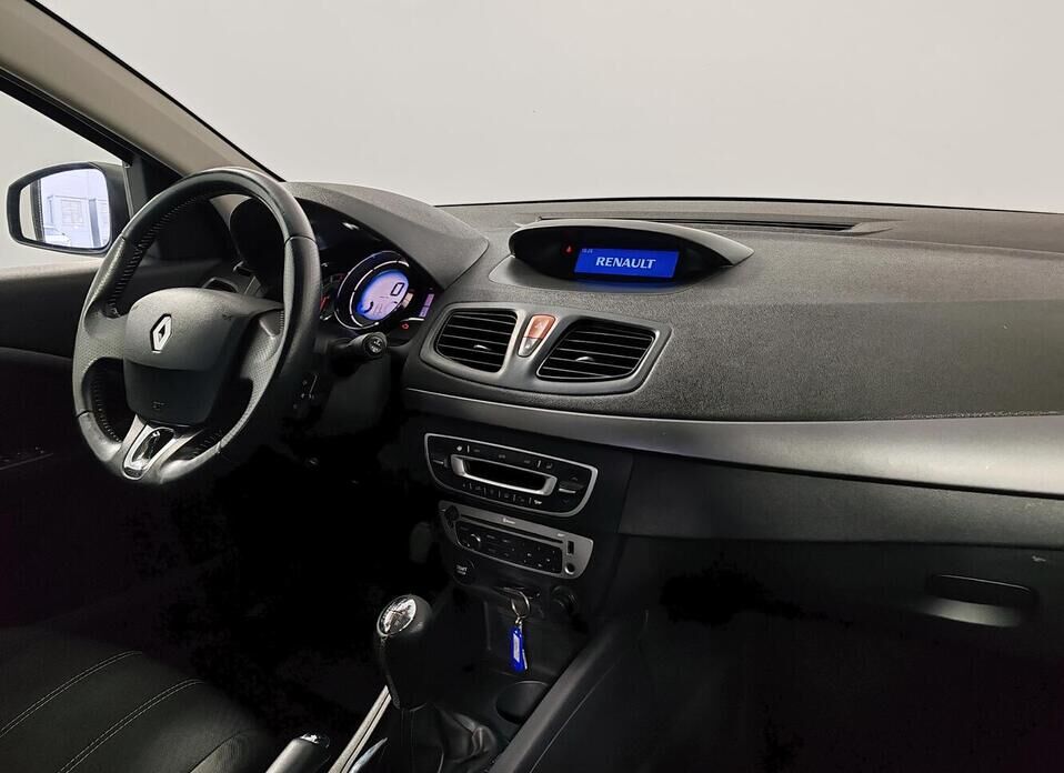 Renault Fluence, I Рестайлинг 1.6 MT (106 л.с.)