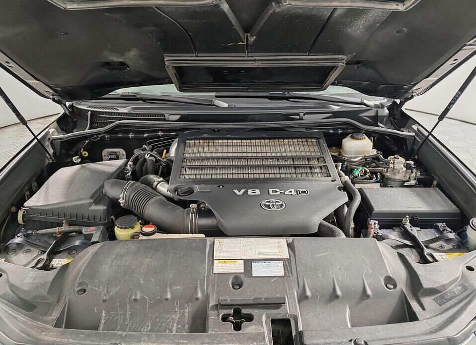 Toyota Land Cruiser, 200 Series Рестайлинг 2 4.5d AT (249 л.с.) 4WD