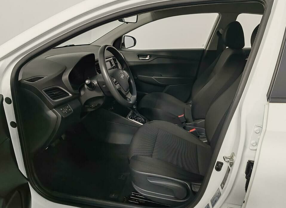 Hyundai Solaris 1.4 AT (100 л.с.)