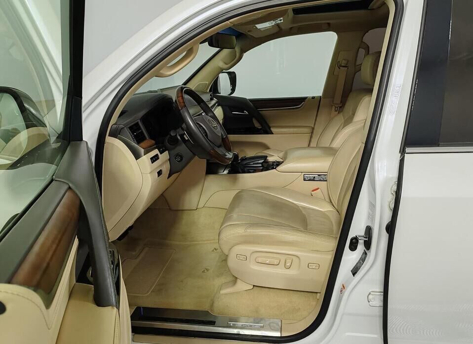 Lexus LX, III Рестайлинг 2 570 5.7 AT (367 л.с.) 4WD