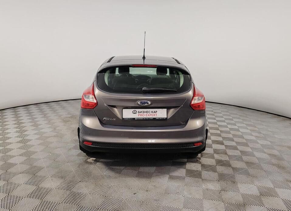 Ford Focus, III 1.6 MT (125 л.с.)