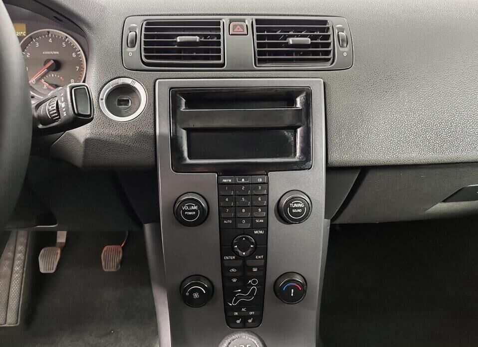 Volvo S40 1.6 MT (100 л.с.)