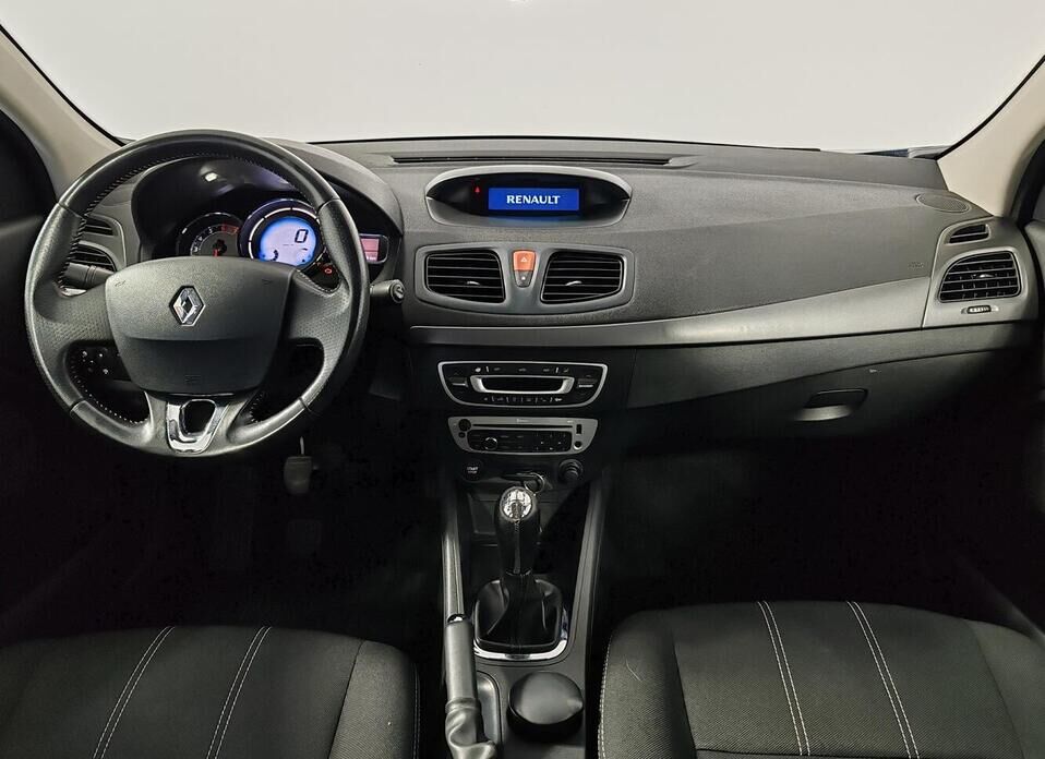 Renault Fluence, I Рестайлинг 1.6 MT (106 л.с.)