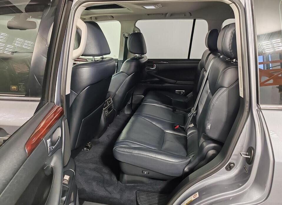 Lexus LX, III 570 5.7 AT (367 л.с.) 4WD