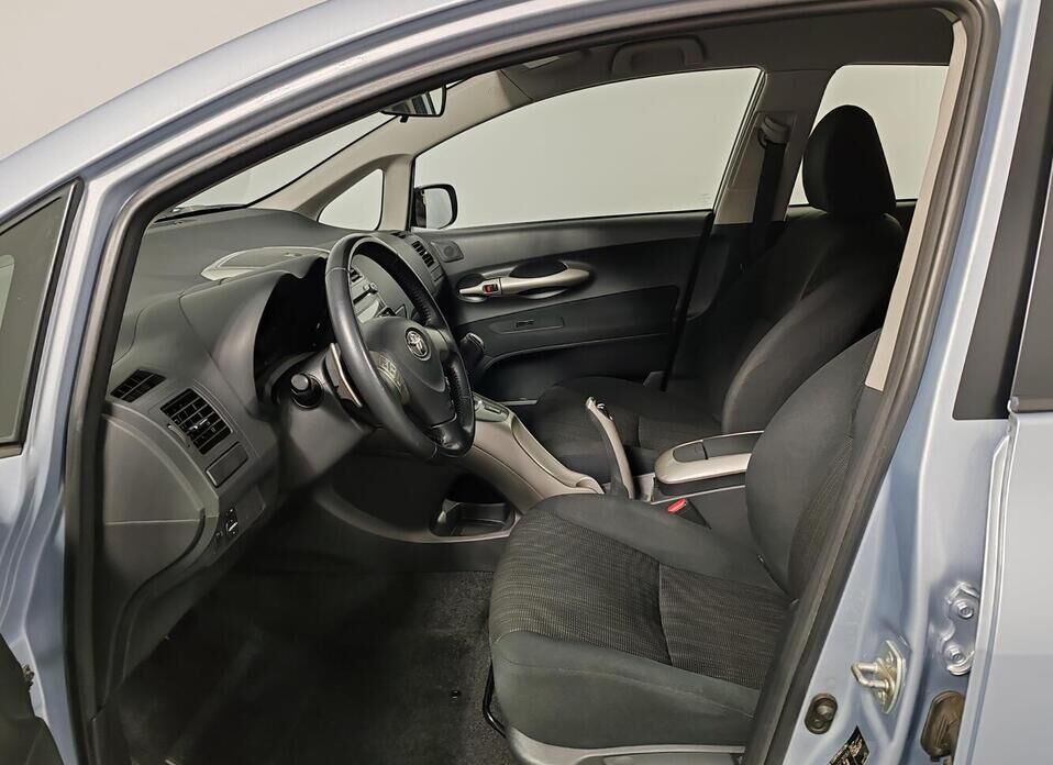 Toyota Auris, I 1.6 AMT (124 л.с.)