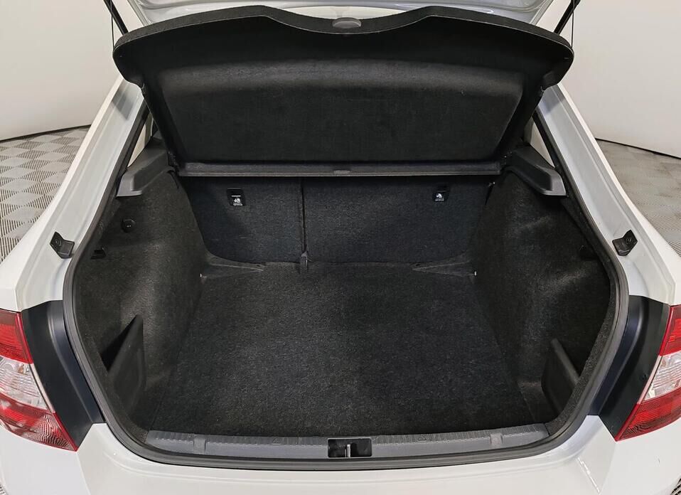 Skoda Rapid, I Рестайлинг 1.6 AT (110 л.с.)