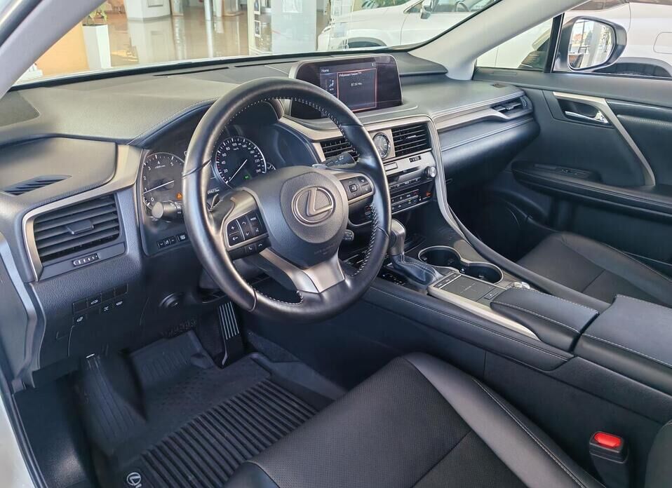 Lexus RX, IV Рестайлинг 300 2.0 AT (238 л.с.) 4WD