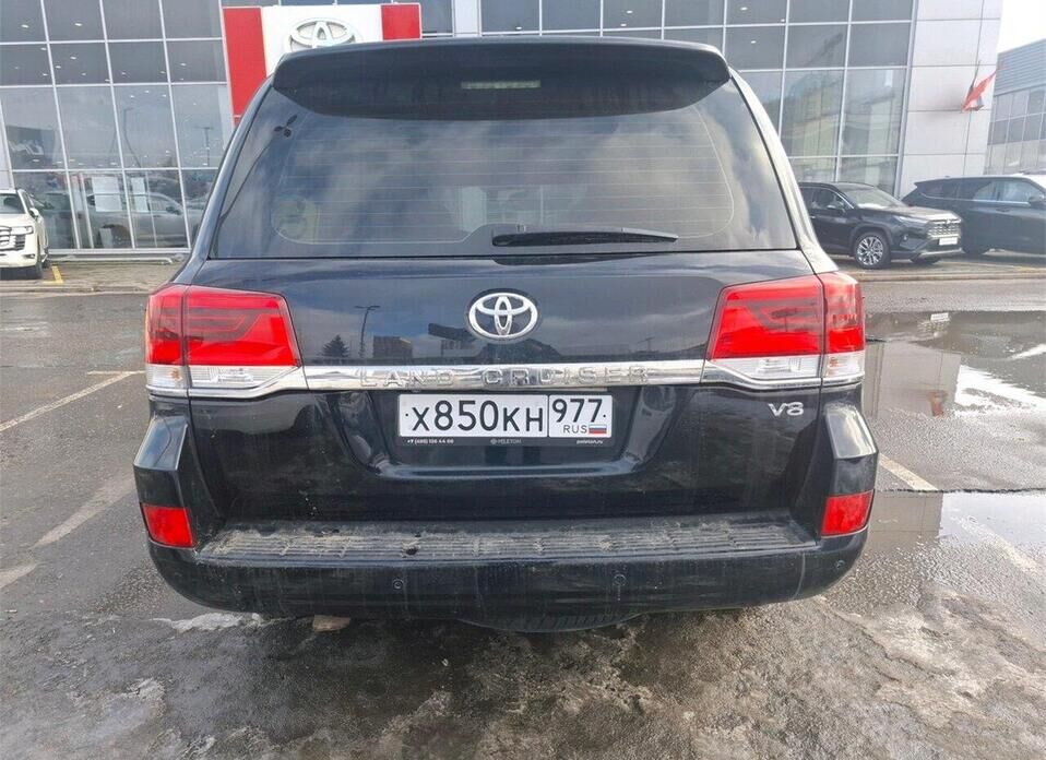 Toyota Land Cruiser, 200 Series Рестайлинг 2 4.5d AT (249 л.с.) 4WD